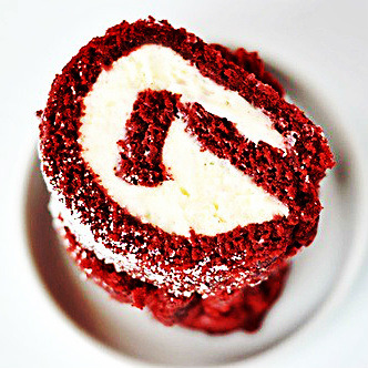 everybody-loves-to-eat:  red velvet everything. 