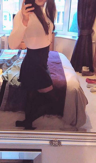 nikkidoesclothes:Love this skirt so much! <3Let me know if you like the new camera angles! x