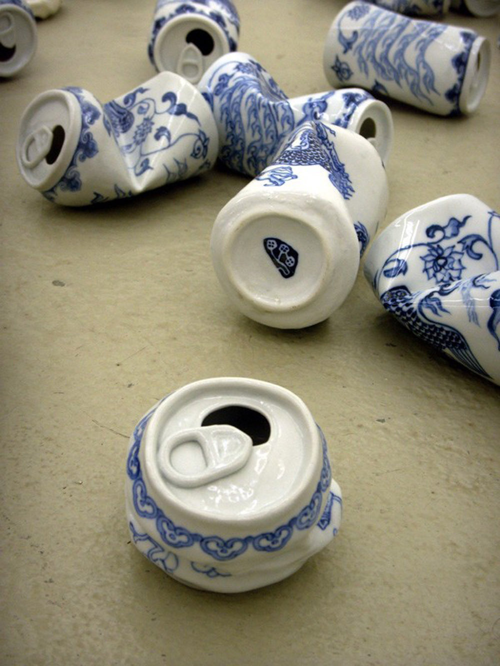 fullofwhoa:s-hayashi:  Tee trinken / Drinking Tea  - Lei Xue LINK  fuuuuck I really