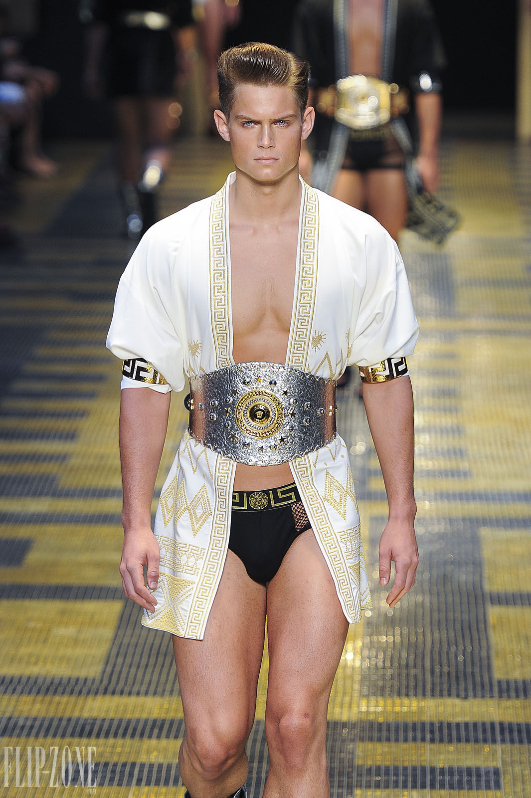 fieber-maedchen:  Versace menswear ss2013 