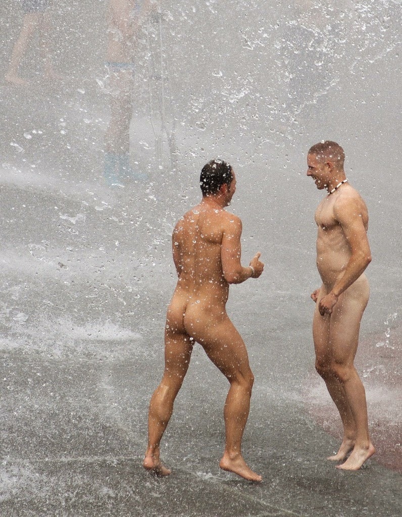 fuckyeaimgay:  Constant Gay Porn!