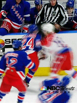 inklar: litestor: backiesand8: A rare and beautiful sight. #here is lars nicklas backstrom #punching
