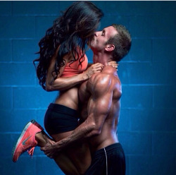 mytrainertiffany:  Fit couple on We Heart