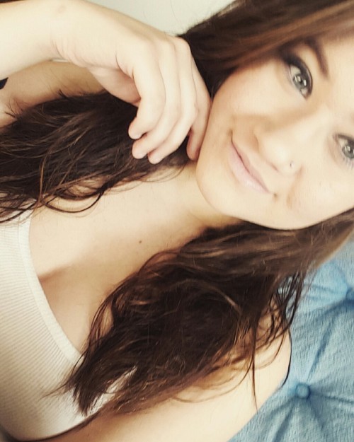 takeahitforyourdemons:  got me up all night, constant drinking and love songs.