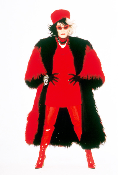 missgreeney: mabellonghetti:  Promotional pics of Glenn Close as Cruella De Vil in 101 Dalmatians (1996). Costumes designed by Anthony Powell  @mooncalfe something you want to take a look at