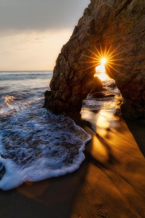 amazinglybeautifulphotography:  Sunset Sunburst,