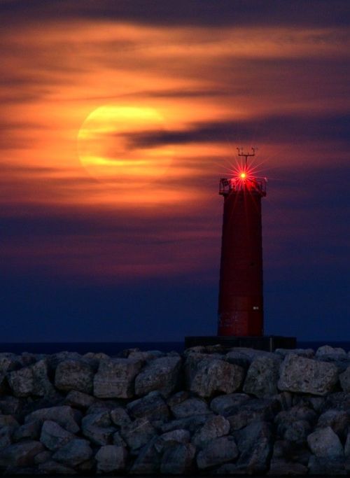 sea-passion:  Sheboygan Lighthouse, New Jersey by Michael J Klokow