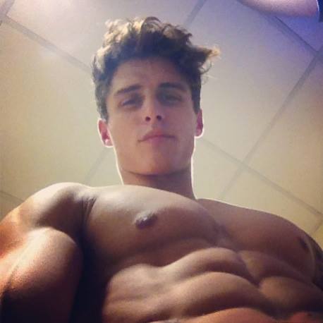 precummmxxx:  mrmusclelover:     Damn 