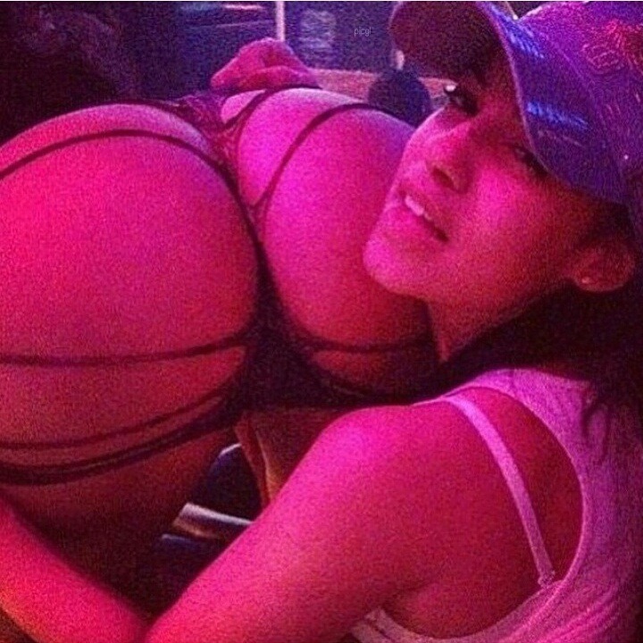nike-visions:  - booty appreciation zone -
