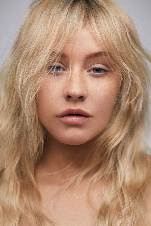 XTINA AGUILERA IS BACK!!Confesso que a Christina Aguilera era uns dos meus vícios há m