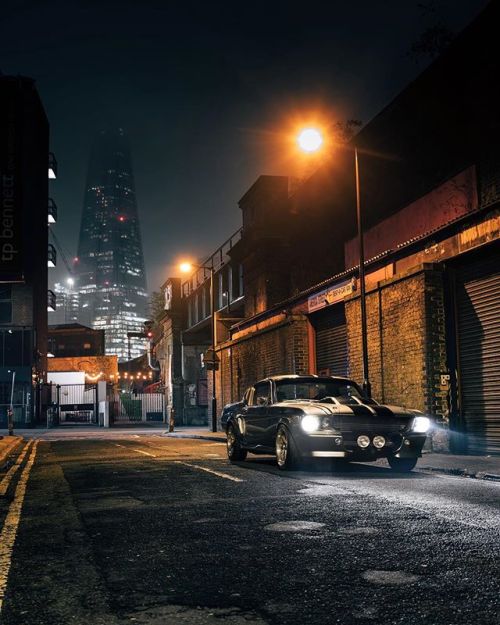 South of the river. @lunazdesign #electricsoon #argumentssoon #whatULEZ #ford #mustang #gt500 #elean