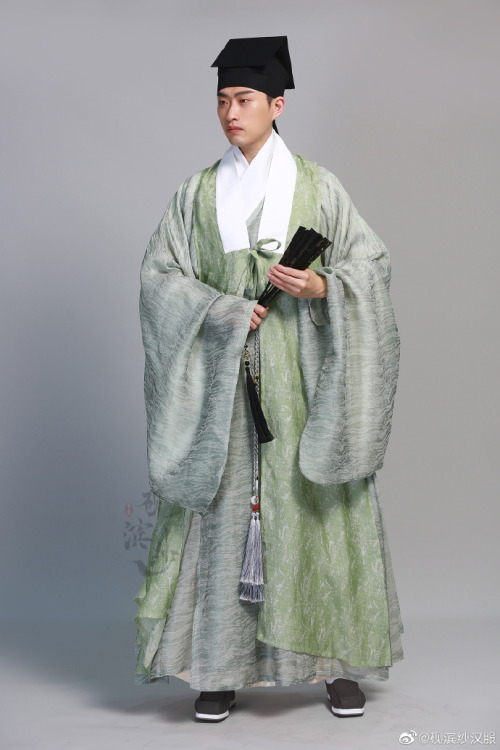 hanfugallery:chinese hanfu by 砚滨纱汉服