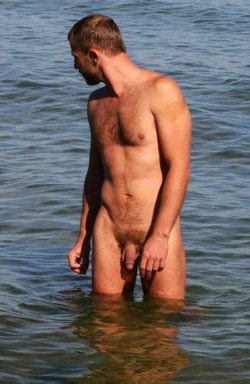 nakedblokes:  naked blokes. follow. ask.