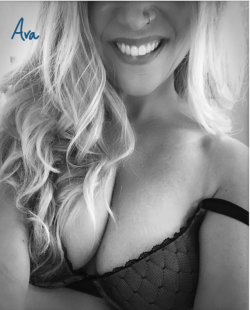 ava-through-the-looking-glass:  The Weekly Recap was always a favorite of my followers on my old blog and I’d like to keep that going on this new blog! Here is the “Smile” collection of photos from the week.   Ava’s Weekly Recap: 2 of 2 9.1.17