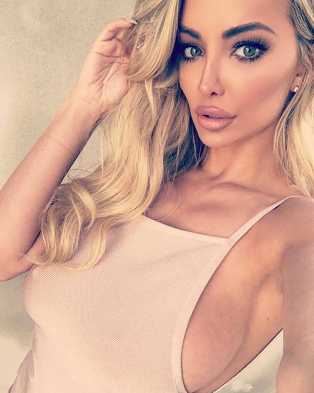 pelaslindsey:Lindsey Pelas