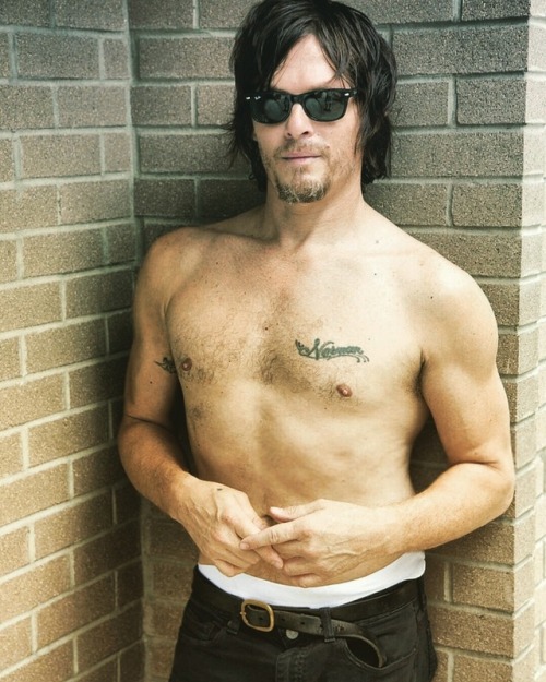 normanthatisall:  Love how he’s always playing with his hands…so adorable especially th