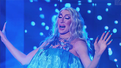 lunastrate:  “Hey girls, my name’s Alaska…”“Detox comin’ at you with