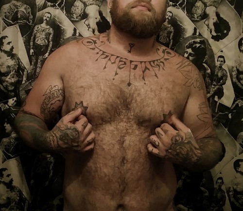 More nippleplay at http://nipplepigs.tumblr.com.