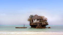 Kushandwizdom:  Odditiesoflife:  The Tiny Rock Restaurant In The Sea At Beautiful