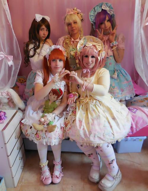 lilyadventures:  my birthday lolita tea party