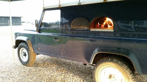purebushcraft:I played drums for a wedding at the weekend and parked outside was this beast. Land Ro