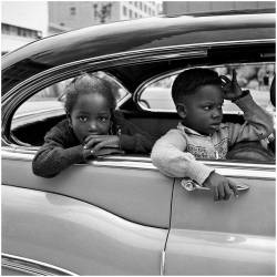 fewthistle:New York City. 1955.Photographer: