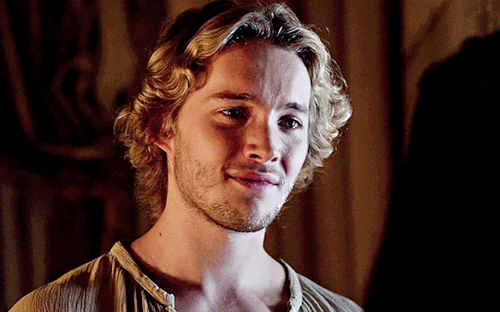 fishalthor: toby regbo in every episode ever of reign↳ 2x06 three queens