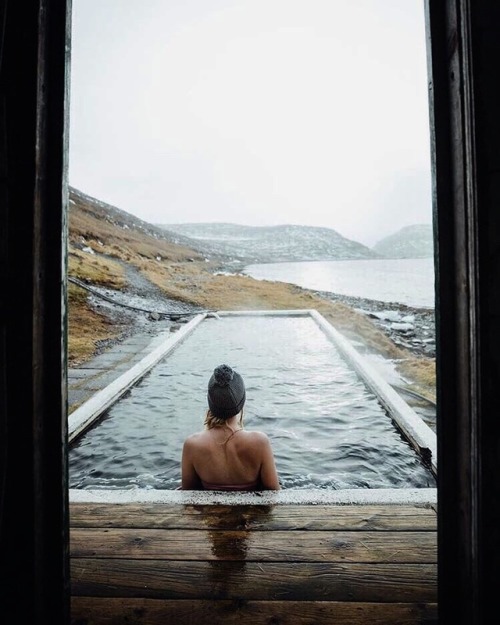 thevisualvamp:Let’s go skinny dipping