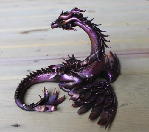 sosuperawesome:  Dragons by Dragons And Dewdrops on Etsy  Follow on Instagram for updates Follow So Super Awesome on Instagram  