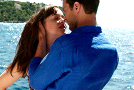 jamiegrey: Christasia + touch requested by → @shadesofstark