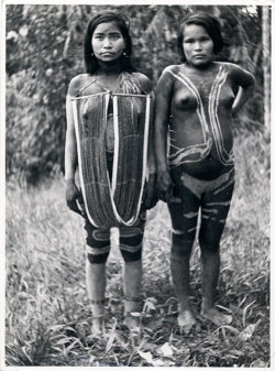 Colombian   Witoto   women, by Rosa Covarrubias,