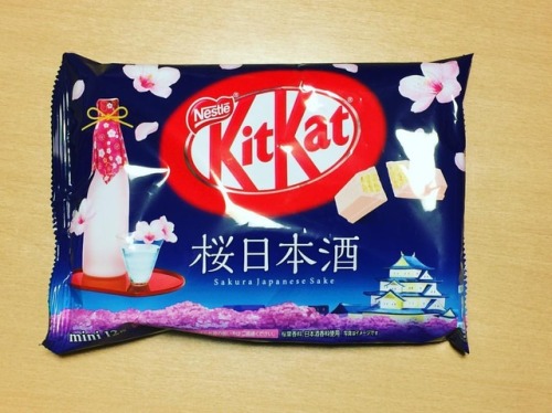 Sakura &amp; Japanese Sake Drink in KitKat (Adult Only) #kitkat #japan #food #foodie #foodstagram #f