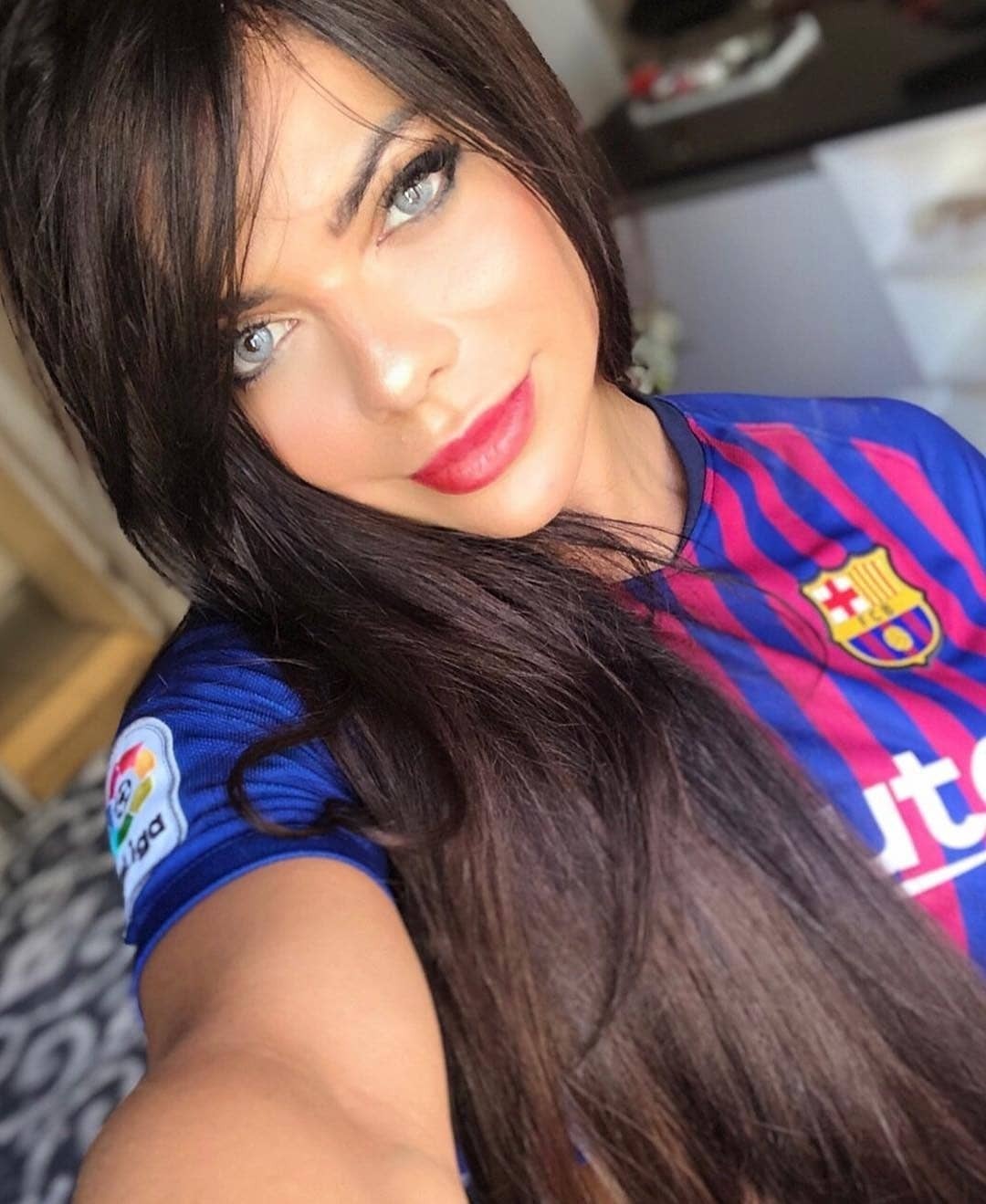 thicksexyasswomen:  ownerconfidence82:  meatgod:  lift24-7everyday:  Suzy Cortez