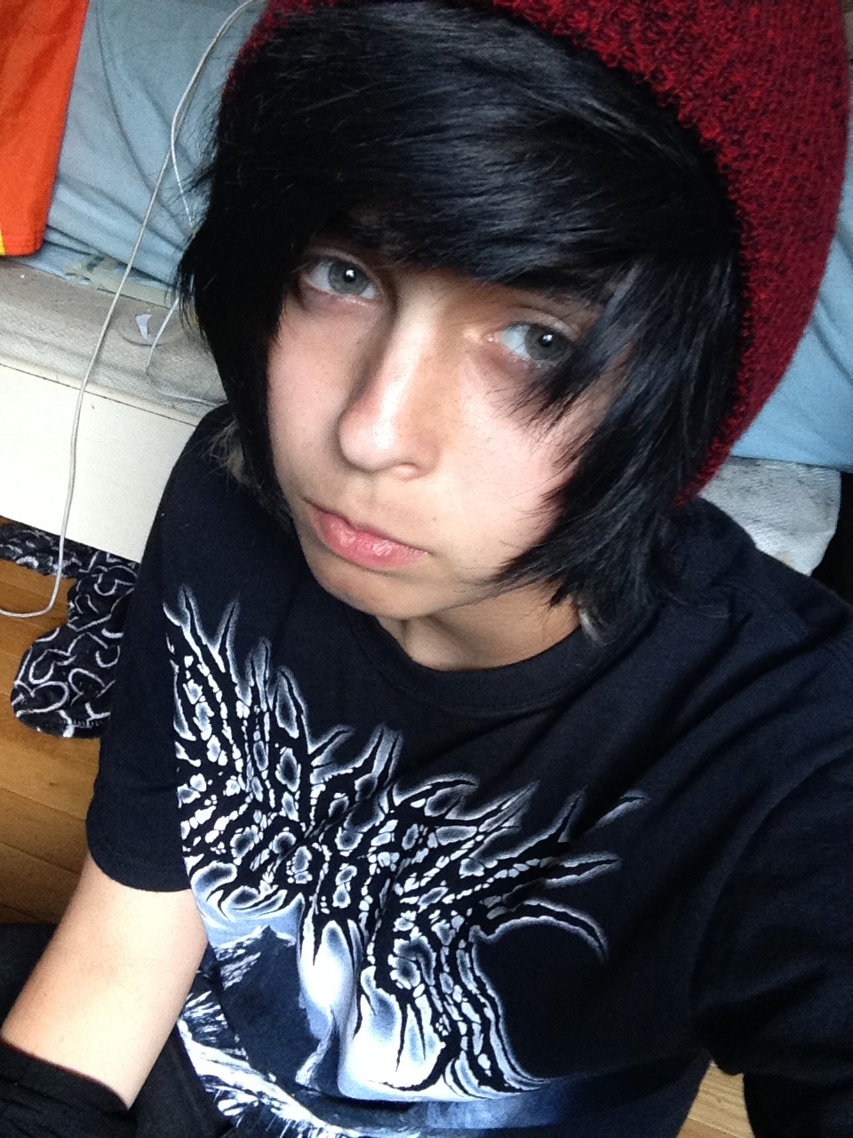scarredmewtwo:  Weird angles are my life manalso Emo kid af w my Disfiguring The