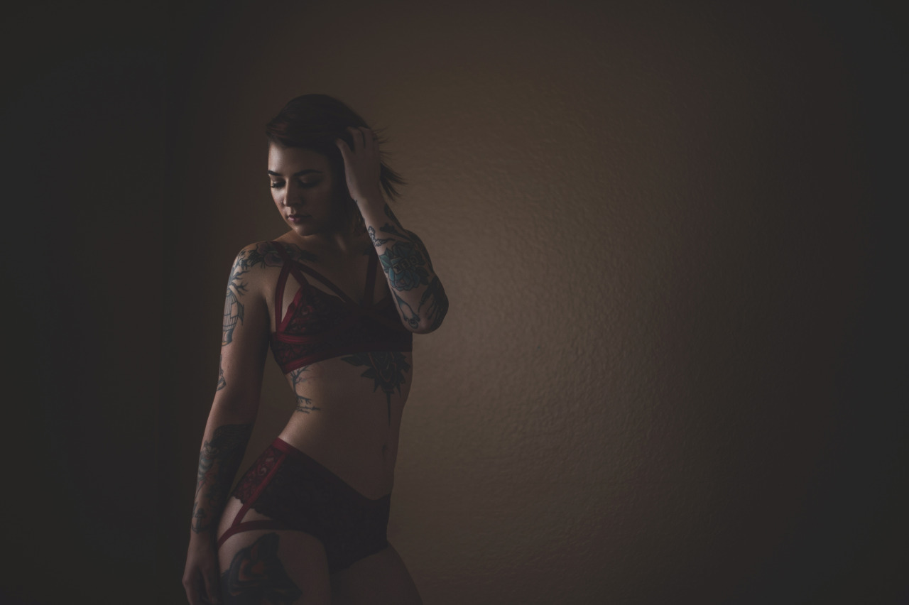 girrlscout:  Find a girl who can do both.photos by: @deejaybm