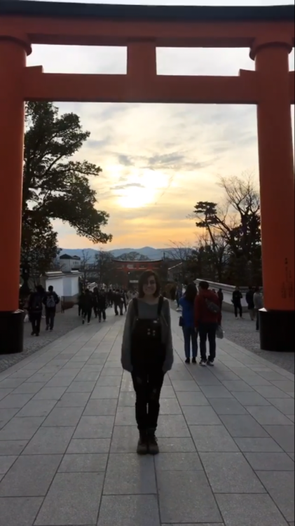 tessaanddodie:dodie in tokyo