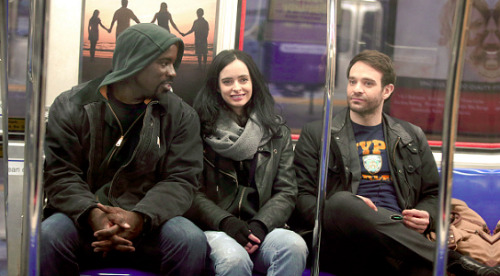 hybridlantern1701:  netflixdefenders:   Mike Colter, Krysten Ritter, Charlie Cox filming Marvel’s ‘The Defenders’ on February 10, 2017 in New York City.  Can’t wait for The Defenders!!