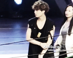 dokyungs-deactivated20180605:  jongin wanting kyungsoo to stand next to him. 