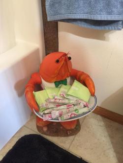 blackhipstergirly:  eglantineprice:  reserve:  he help  the menstruation crustacean   I need this in my bathroom 