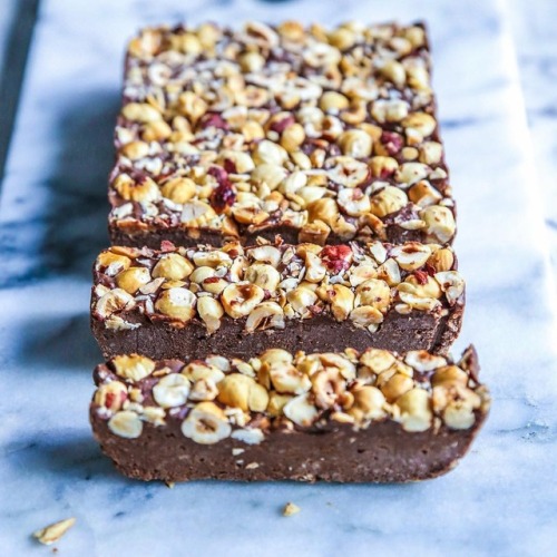 ESPRESSO HAZELNUT SLICE  Gluten free : Dairy free : Refined Sugar Free : Vegan  1 cup pitted dried d