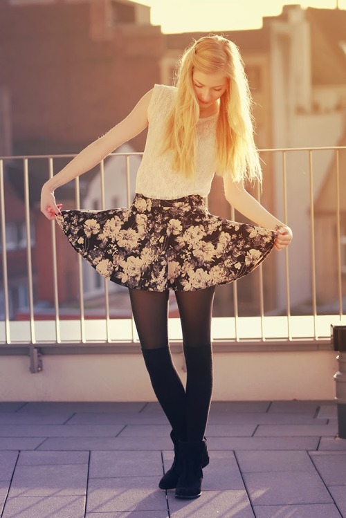 tightsobsession:  I want to wake up smiling. Via OderNichtOderDoch.