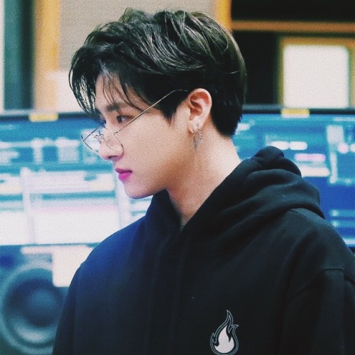 ˗ˏˋ changkyun’s glasses day icons ↷ like or reblog if you save;♡°