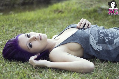sglovexxx:  Coralinne Suicide