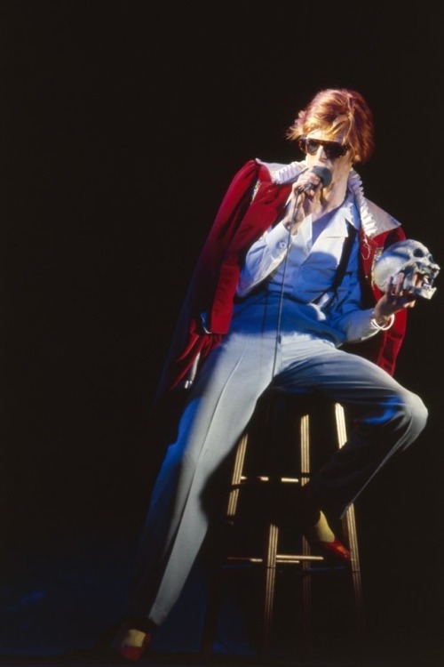 dustonmars: David Bowie as Halloween Jack performing Cracked Actor during The Diamond Dogs Tour. 197