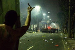 riot-anti-sistema:  Rio de janeiro, protesto contra a copa.