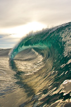 ethereo:  Ocean by Samwalklatephotography 