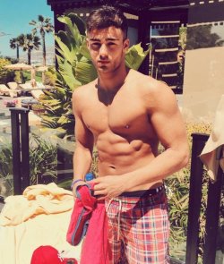 hotfamousmen:  Cristian MJC