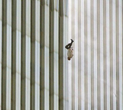 historicpicturess: This picture was taken at 09.41 am on 9/11/2001 and it’s just one of a seri