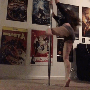 lost-lil-kitty: kinkygothbrat: I put my pole back up TEACH ME YOUR WAYS!! 