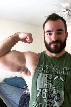 hairynmuscleman:  Hairy’n’Muscle Manthe